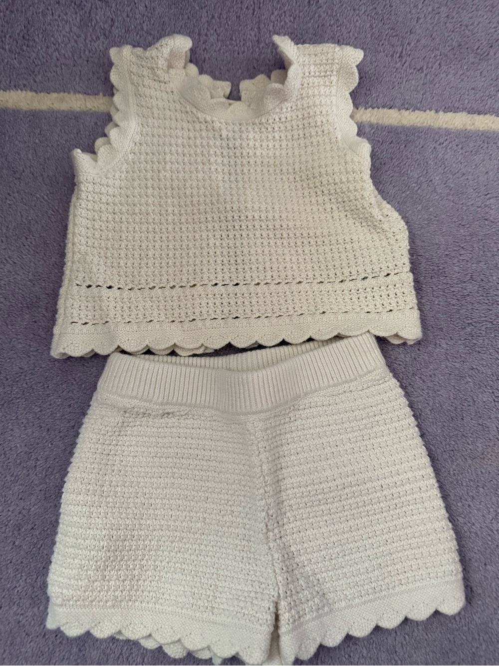 Like new GAP toddler girls White Crochet Knit Tank & Shorts matching set size 2